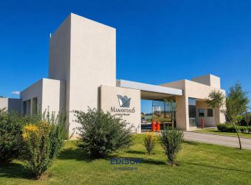 Casa · 393m² · 5 Ambientes · 2 Cocheras · Casa Premium 4 Dorm. | Pileta | Escritura | Manantiales Country