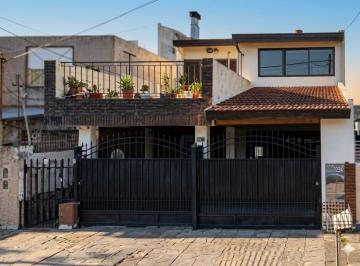 PH · 202m² · 4 Ambientes · 2 Cocheras · Venta - Triplex 4 Ambientes - San Justo