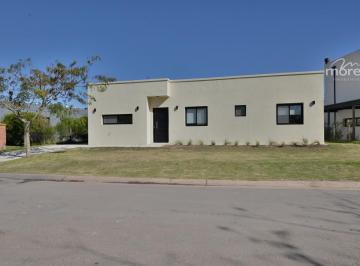 Foto Principal · Casa de Construccion Tradicional en Lote Interno - Pilar del Este - San Ramon - 438 m² #id 16687