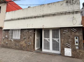 Casa · 80m² · 2 Ambientes · 1 Cochera · Alquiler Casa 1 Dormitorio Pueyrredon 2700