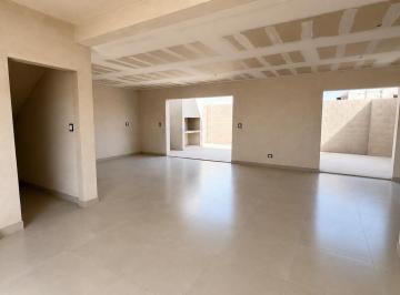 PH · 160m² · 4 Ambientes · 2 Cocheras · Duplex a La Venta en Solares de Manantiales