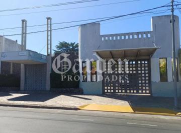 Local comercial , General San Martín · Local Comercial Ideal Varios Destinos. 600 m² Totales. Inmejorable Ubicación Estratégica