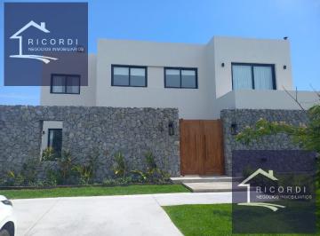 Casa · 298m² · 6 Ambientes · 6 Cocheras · Venta - Inmejorable Casa de 4 Dorm. en Altos de Campo Grande