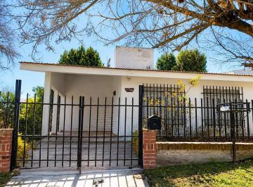 Casa · 97m² · 4 Ambientes · 1 Cochera · Casa en Venta Casa 2 Dorm. en Villa Carlos Paz