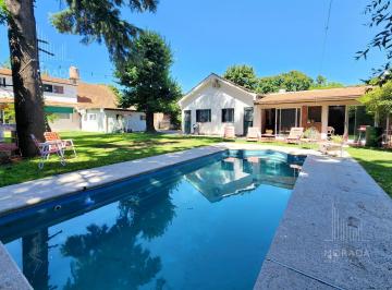 Casa · 230m² · 7 Ambientes · 6 Cocheras · Venta Casa 7 Ambientes Sobre Excelente Lote en Barrio Parque Johnston Hurlingham