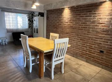Casa · 90m² · 4 Ambientes · 1 Cochera · Alquilo a Empresa, Casa Amoblada de 3 Dorm.