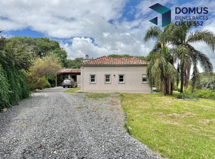 Casa · 306m² · 5 Dormitorios · 2 Cocheras