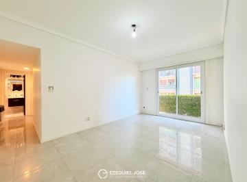 Departamento · 68m² · 3 Ambientes · Venta - Departamento 3 Ambientes Luminoso Reciclado - Centro