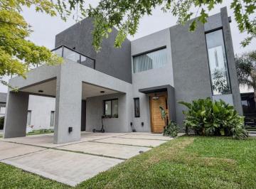 Casa · 177m² · 5 Ambientes · 3 Cocheras · Venta Casa en Altos de Campo Grande