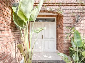 Casa · 208m² · 6 Ambientes · 5 Cocheras · Casa en Venta en El Lucero