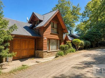Casa · 235m² · 6 Ambientes · 1 Cochera · Venta Casa en El Centro de San Martin de Los Andes