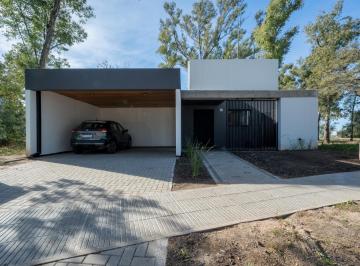 Casa · 225m² · 6 Ambientes · 2 Cocheras · Nuevo Malagueño Terr 380 m² Casa de Categoría 3 Dorm. 3 Baños