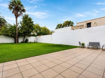 Casa · 140m² · 5 Ambientes · 1 Cochera · Casa en P. Luro