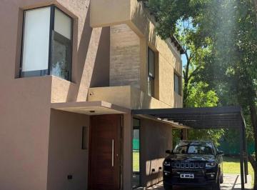 Casa · 135ha · 4 Ambientes · 2 Cocheras · Casa en Housing 3d Seguridad 24hs - Villa Warcalde