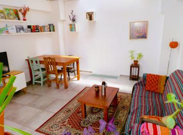 PH de 1 ambiente, Chacarita · Solo Agosto | Casa Colorida de 3 Plantas | Parrilla y Tv | Dueño Directo