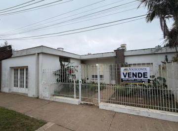 Casa de 6 ambientes, Brandsen · Casa de 127 m², Sobre Calle Alfonsina Storni, Coronel Brandsen, Buenos Aires.