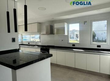 Casa de 4 ambientes, San Vicente · Espectacular Casa Barrio San Lucas Usd 198.000 Nuevo Valor!