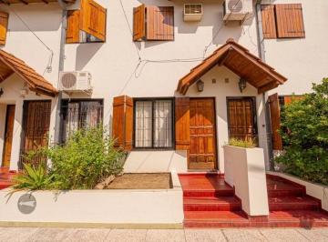 PH de 2 ambientes, La Matanza · Venta PH 2 Ambientes Al Frente con Patio - Apto Crédito - Ramos Mejía