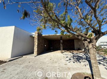Casa · 160m² · 4 Ambientes · Casa en Venta en San Sebastian, Area 12