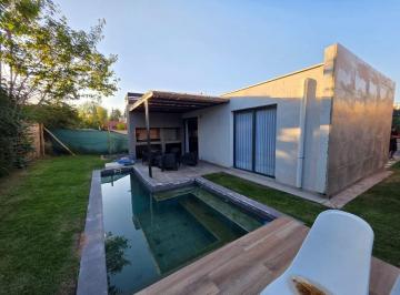 Casa de 4 ambientes, Carrodilla · Casa de Categoria en Venta