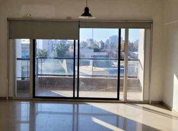Departamento · 38m² · 1 Ambiente · Hermoso Ambiente Divisible con Balcón. Luz y Sol. Todos Los Medios de Transporte