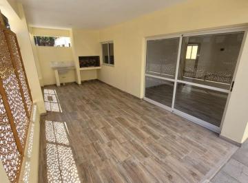 Departamento · 52m² · 3 Ambientes · 1 Cochera · Amplio y Confortable Departamento 3 Ambientes!