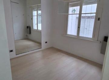 PH de 2 ambientes, San Cristobal · PH en Alquiler – 2 Ambientes con Patio – Sin Expensas
