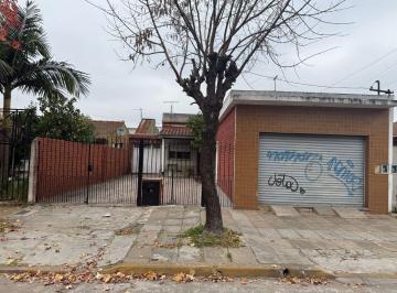 Casa de 5 ambientes, La Matanza · Casa 4 Amb. C/ Local, Garage y Terraza Sobre Lote Propio en San Justo: