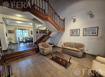 Casa · 184m² · 4 Ambientes · 2 Cocheras · Venta Casa 4 Ambientes con Cochera en Quilmes Oeste