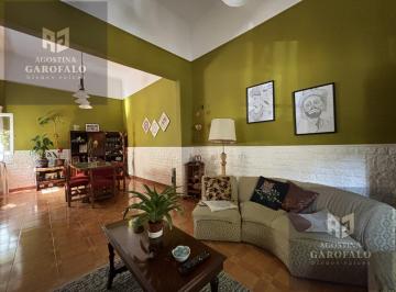 Casa · 110m² · 4 Ambientes · Venta Casa 4 Ambientes Lote Propio en Flores con Patio