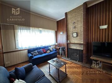 Casa · 136m² · 4 Ambientes · Venta Casa Lote Propio con Patio y Parrilla en Parque Chacabuco