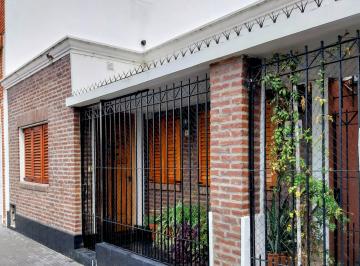 Casa de 3 ambientes, Avellaneda · Casa con Amplio Parque