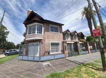 Casa de 4 ambientes, Morón · Excelente Dúplex de 4 Ambientes en La La Zona Más Linda de Haedo a 4 Cuadras de Av Rivadavia.