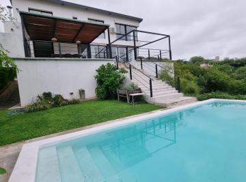 Casa · 360m² · 5 Dormitorios · 2 Cocheras · Casa en Barrio Estancia Q2