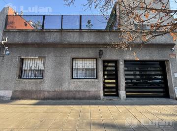 Casa · 175m² · 4 Ambientes · 1 Cochera · Venta Casa en Mataderos 4 Ambs, Quincho, Terraza y Garaje! Impecable
