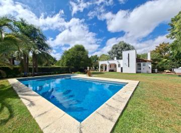 Casa · 129m² · 4 Ambientes · 2 Cocheras · Venta Casa 3 Dorm, 2 Baños, Lote de 1460 m² en Parque Sakura, Exaltacion de La Cruz. Apta Credito