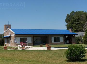 Casa · 82m² · 3 Ambientes · 2 Cocheras · Venta Casa 2 Dorm., Pileta, Lote de 2900 m², en Parque Sakura, Exaltacion de La Cruz