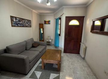 Casa de 7 ambientes, La Plata · Casa con 450 m² Totales y 3 Dorm. en Venta, Los Hornos