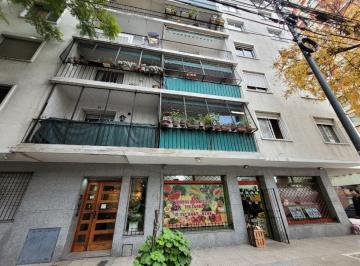 Departamento de 4 ambientes, Parque Chacabuco · Hermoso 4 Ambientes Al Frente." Apto Crédito Hipotecario". Excelente Ubicacion!