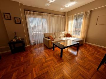 Departamento · 81m² · 5 Ambientes · 1 Cochera · Departamento de 3 Dorm. con Cochera en Venta, C/ Balcón Al Frente!