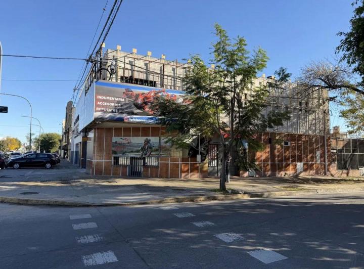 Bodega-Galpón · 378m² · 2 Ambientes
