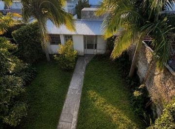Casa · 175m² · 8 Ambientes · Casa en Venta con Jardin en Martínez, San Isidro, G. B. a. Zona Norte