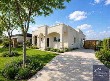Editada con IA · Casa Venta 5 Amb San Ramón Frente a Laguna