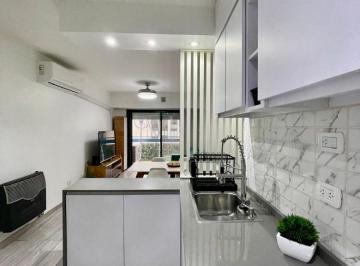 Departamento de 4 ambientes, Barracas · Departamento 4 Ambientes con Patio y Balcón - Reciclado. Al Frente!