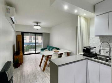 Departamento de 4 ambientes, Barracas · Departamento 4 Ambientes con Patio y Balcón - Reciclado. Al Frente!
