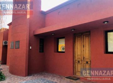 Casa · 238m² · 7 Ambientes · 5 Cocheras · Casa en El Carmencito