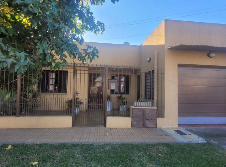 Casa · 118m² · 3 Ambientes · 1 Cochera