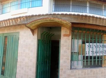Casa de 8 ambientes, La Matanza · Casa Multifamiliar