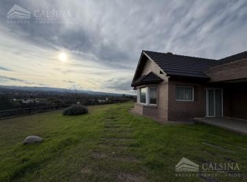 Casa · 400m² · 3 Dormitorios · 2 Cocheras · Casa en Alquiler en Mendiolaza Golf