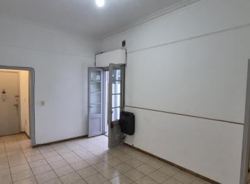 PH · 44m² · 2 Ambientes · PH 2 Ambientes en Venta en Colegiales Pb con Patio Techado Corredizo